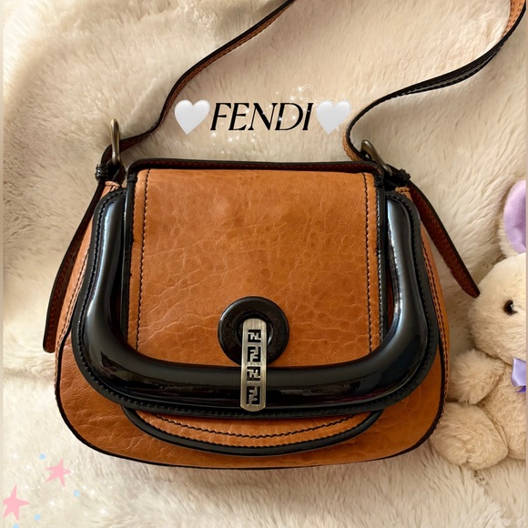 Auth🌷Fendi🌷 Zucca Shoulder Bag Nappa B Bis Patent Trim Pochette/Flap Bag⚡️ - Picture 4 of 16